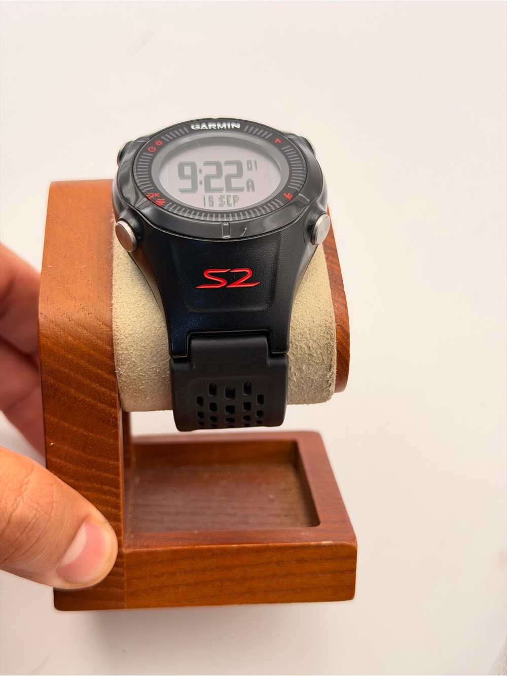 Garmin Approach S2, Golf Smartwatch, Charger Included, Tested, Black/Red, Very G - Picture 7 of 7